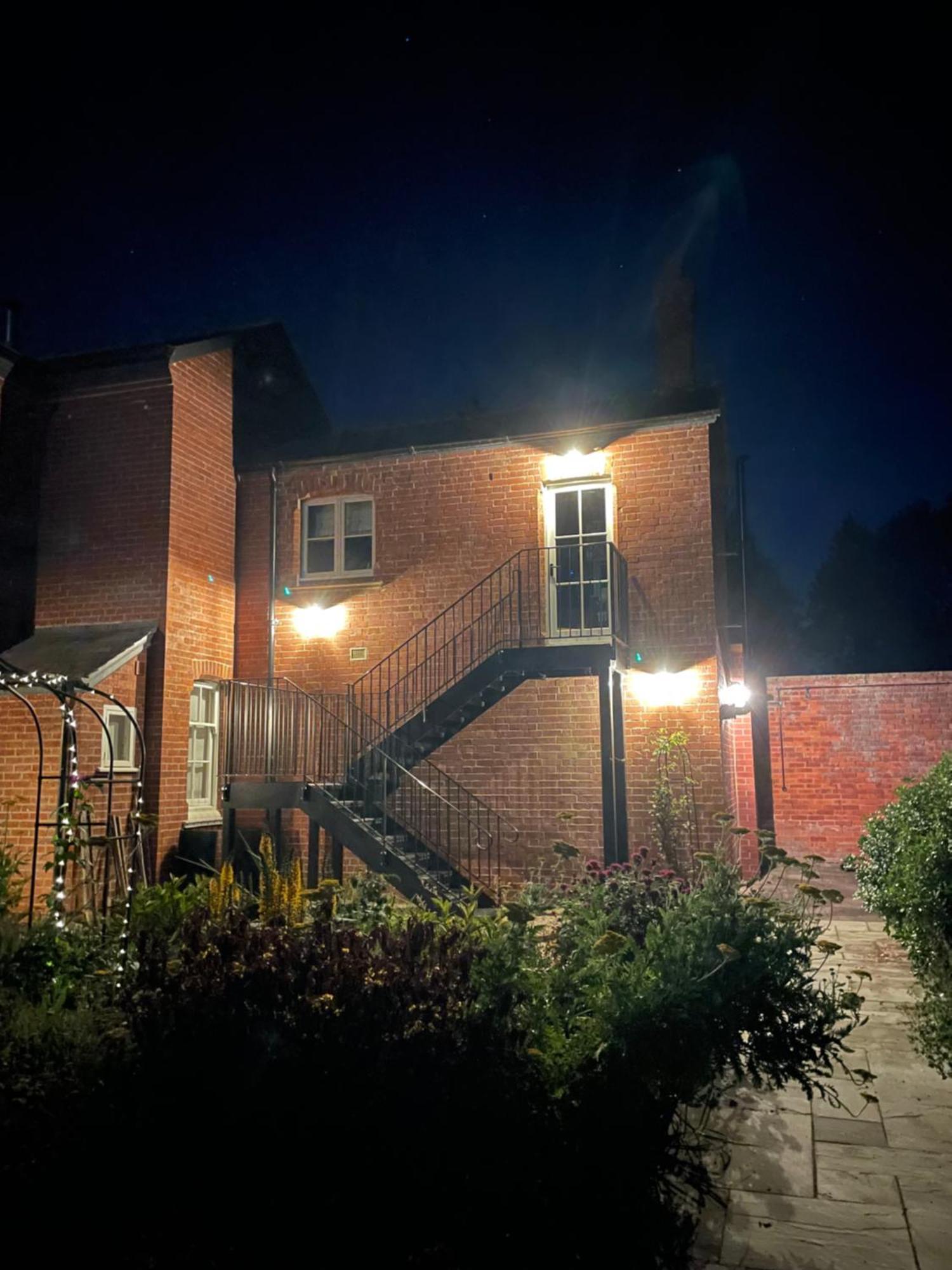 Cockloft Romantic Countryside Hideaway Bishops Cannings Exterior foto